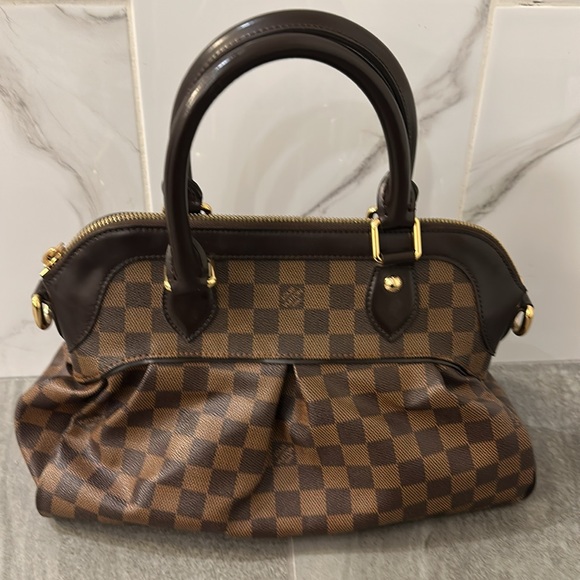 EUC Louis Vuitton Damier Ebene Trevi PM w/ Strap - Picture 4 of 17